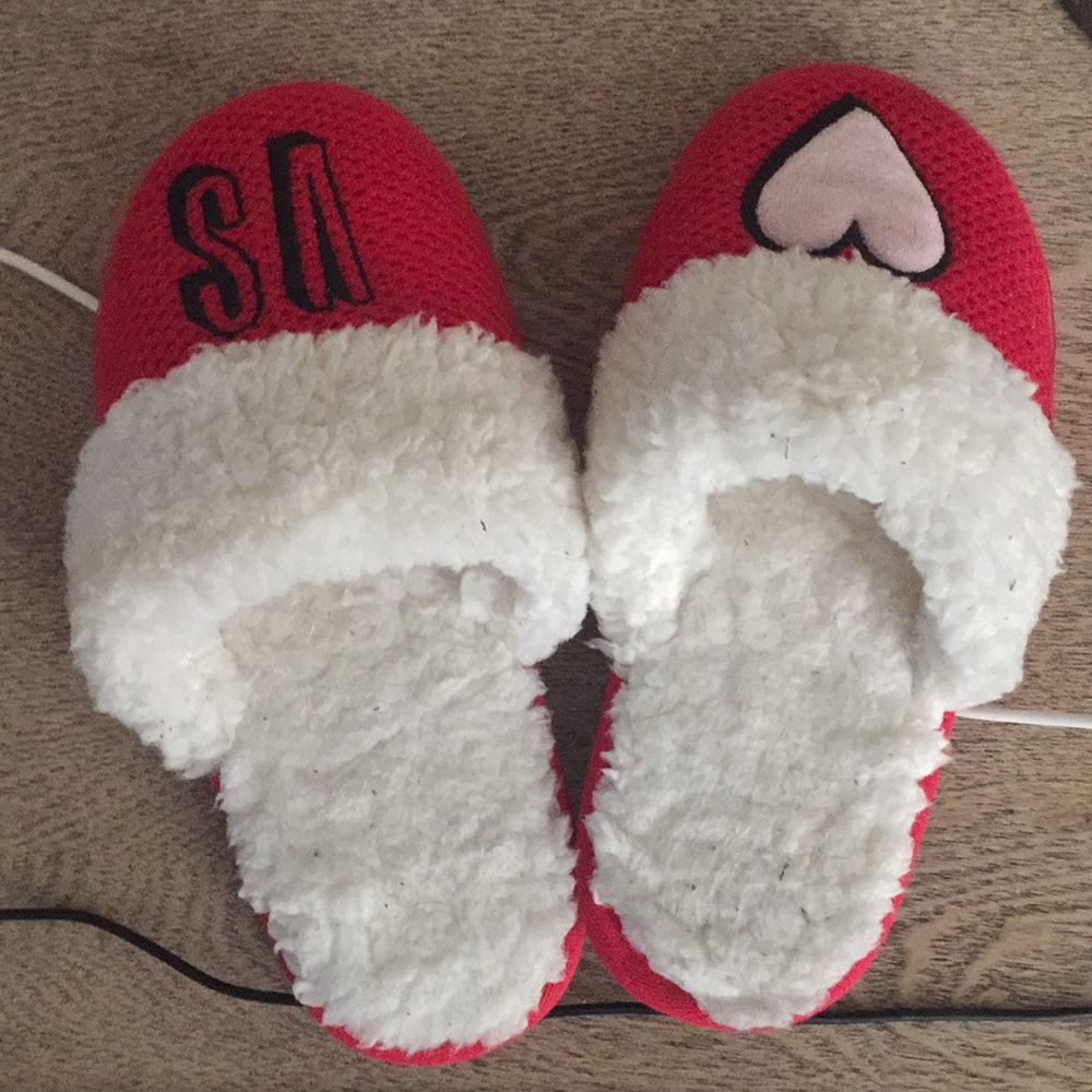 VICTORIAS SECRET SLIPPERS